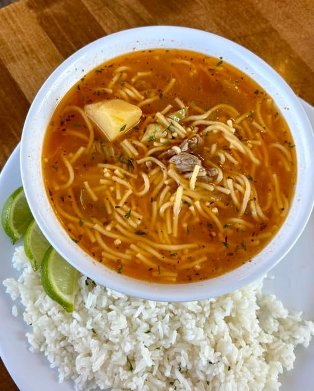 Chicken noodle soup 32oz.