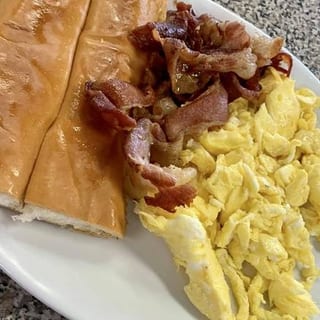 Desayuno Especial with 3 Eggs