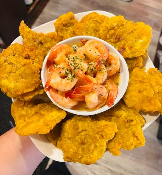 Camarones Al Ajillo.