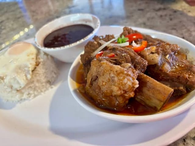 Costillas de Res Guisadas.